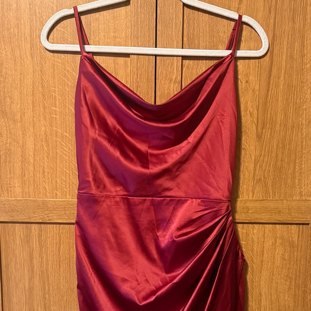 Chic Backless Red Dress